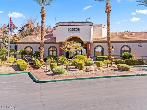 950 Seven Hills Drive, Unit 1426, Henderson, NV 89052