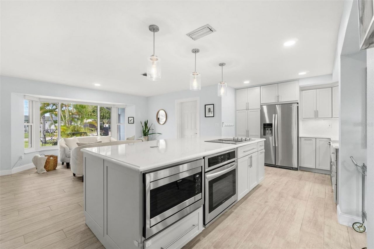 3159 61st Lane N, Saint Petersburg, FL 33710 Photo