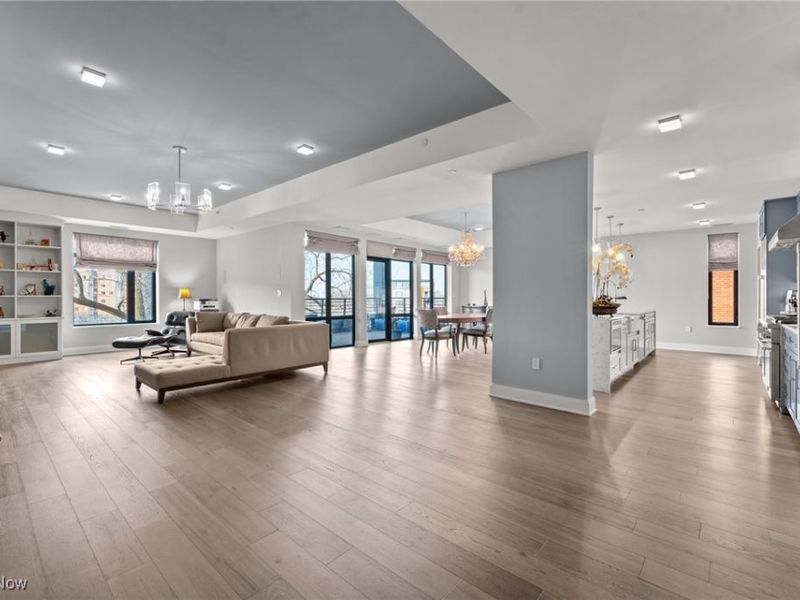 2044 Random Road, Unit 301, Cleveland, OH 44106 Photo 4