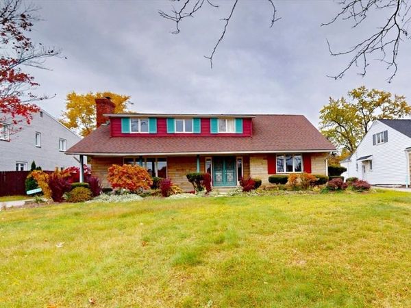 3283 Van Aken Boulevard, Shaker Heights, OH 44120