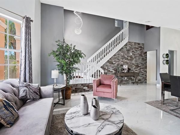 338 NW 152nd Ln, Pembroke Pines, FL 33028