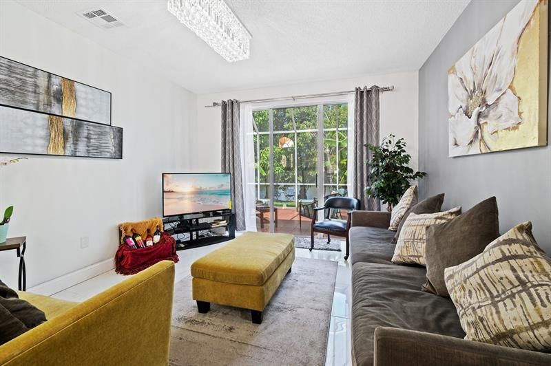 338 NW 152nd Ln, Pembroke Pines, FL 33028 Photo