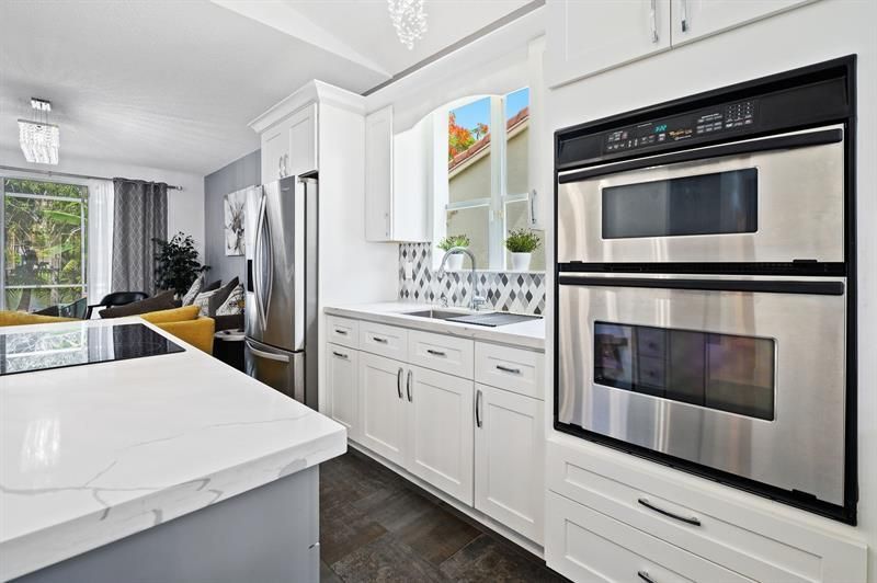 338 NW 152nd Ln, Pembroke Pines, FL 33028 Photo