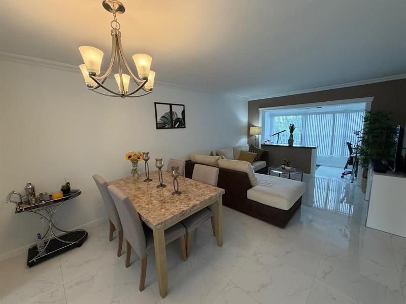 2901 NW 46th Avenue, Unit 305, Lauderdale Lakes, FL 33313 Photo