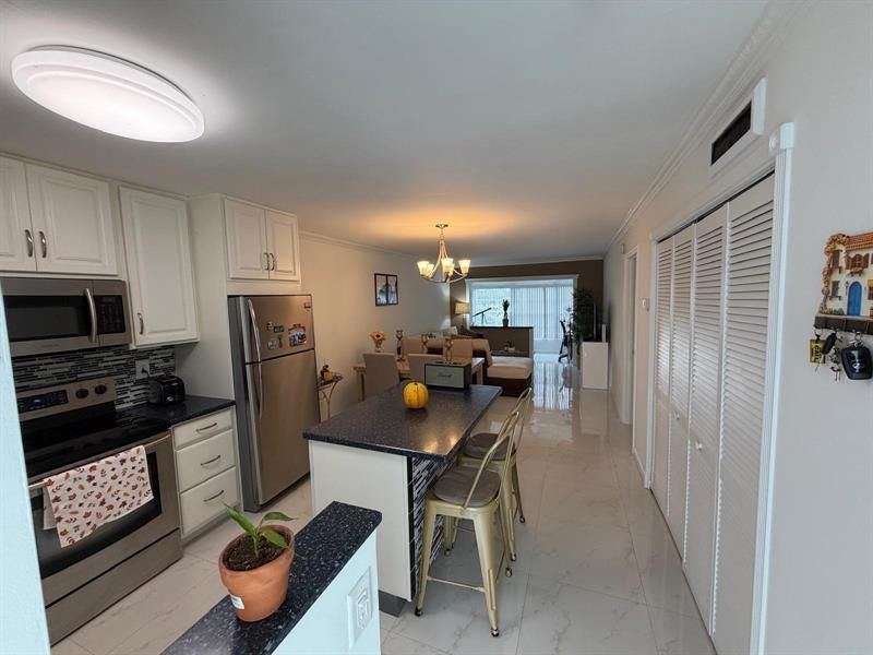 2901 NW 46th Avenue, Unit 305, Lauderdale Lakes, FL 33313 Photo