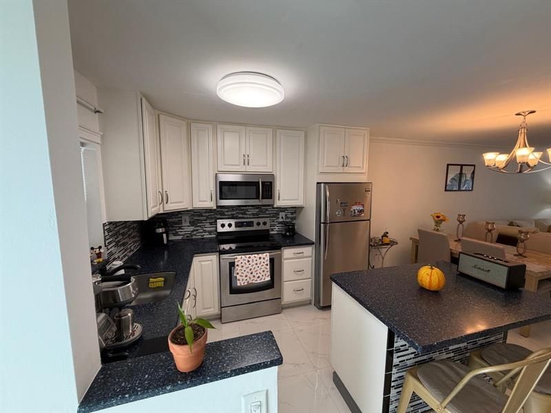 2901 NW 46th Avenue, Unit 305, Lauderdale Lakes, FL 33313 Photo