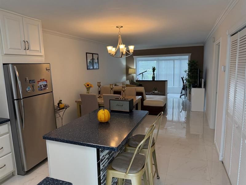 2901 NW 46th Avenue, Unit 305, Lauderdale Lakes, FL 33313 Photo