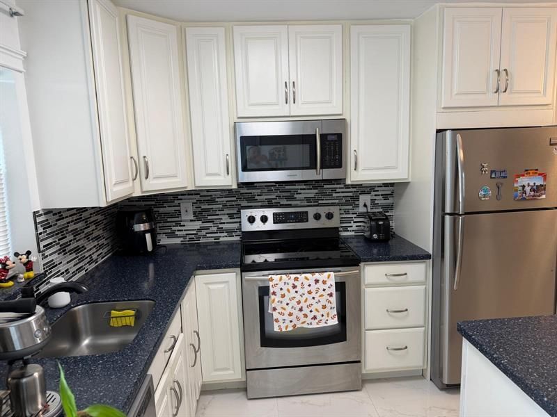 2901 NW 46th Avenue, Unit 305, Lauderdale Lakes, FL 33313 Photo