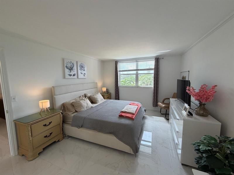 2901 NW 46th Avenue, Unit 305, Lauderdale Lakes, FL 33313 Photo