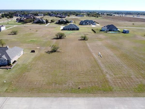 1352 Deerfield Drive , Wills Point, TX 75169