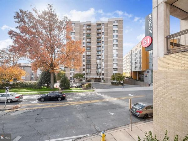 4 MONROE STREET, Unit 4-810, ROCKVILLE, MD 20850