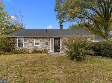 245 TRENTON ROAD, FAIRLESS HILLS, PA 19030