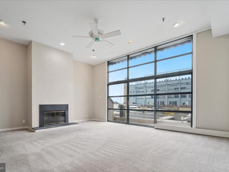 7 N Christopher Columbus Boulevard, Unit 130, Philadelphia, PA 19106 Main Photo