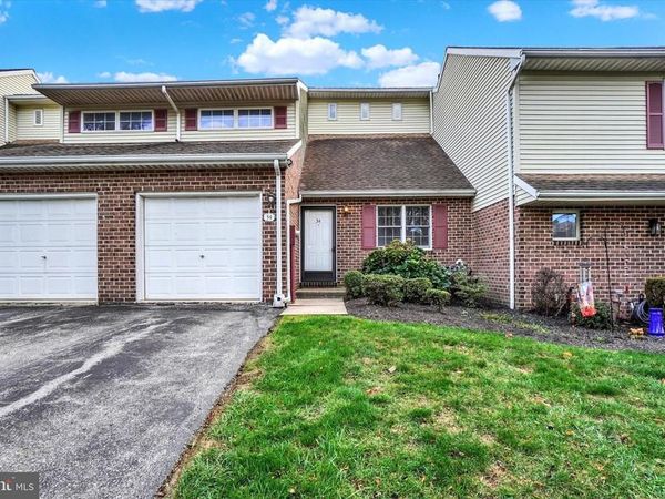 34 JEAN LO WAY, YORK, PA 17406