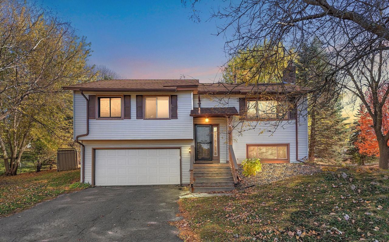 6816 Stratford Court, Woodbury, MN 55125 Main Photo