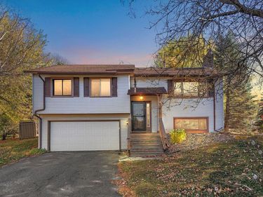 6816 Stratford Court, Woodbury, MN 55125