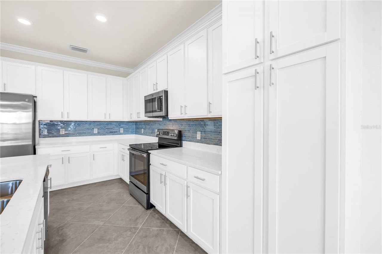 1030 Tidewater Shores Loop, Unit 405, Bradenton, FL 34208 Photo