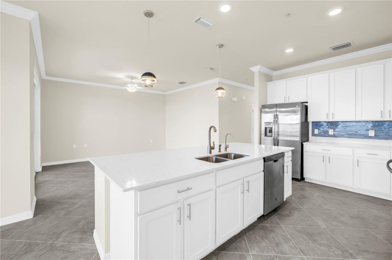 1030 Tidewater Shores Loop, Unit 405, Bradenton, FL 34208 Photo