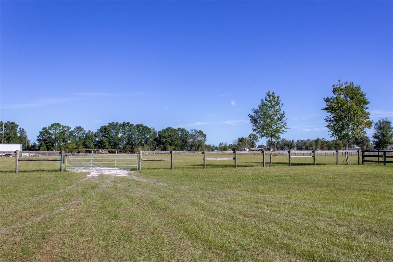 20221 SW 5th Place, Dunnellon, FL 34431 Photo
