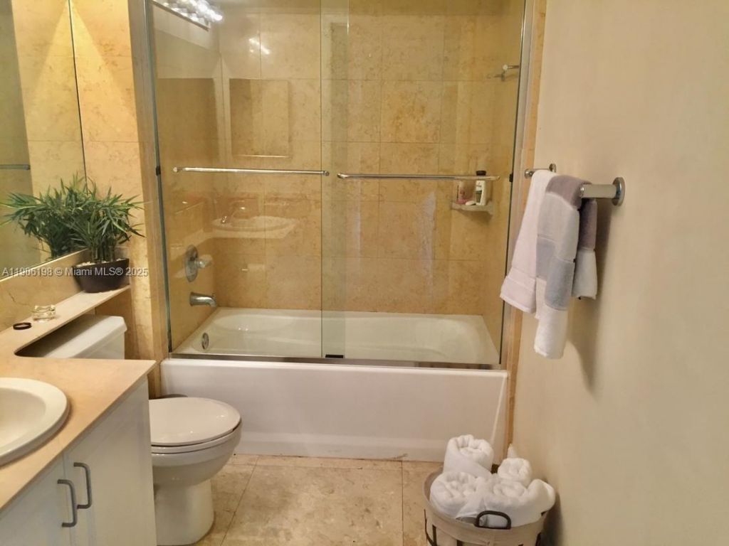 1155 Brickell Bay Dr, Unit 705, Miami, FL 33131 Photo