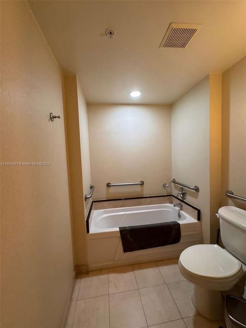 18001 Collins Ave, Unit 1117, Sunny Isles Beach, FL 33160 Photo