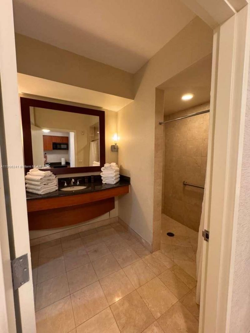 18001 Collins Ave, Unit 1117, Sunny Isles Beach, FL 33160 Photo