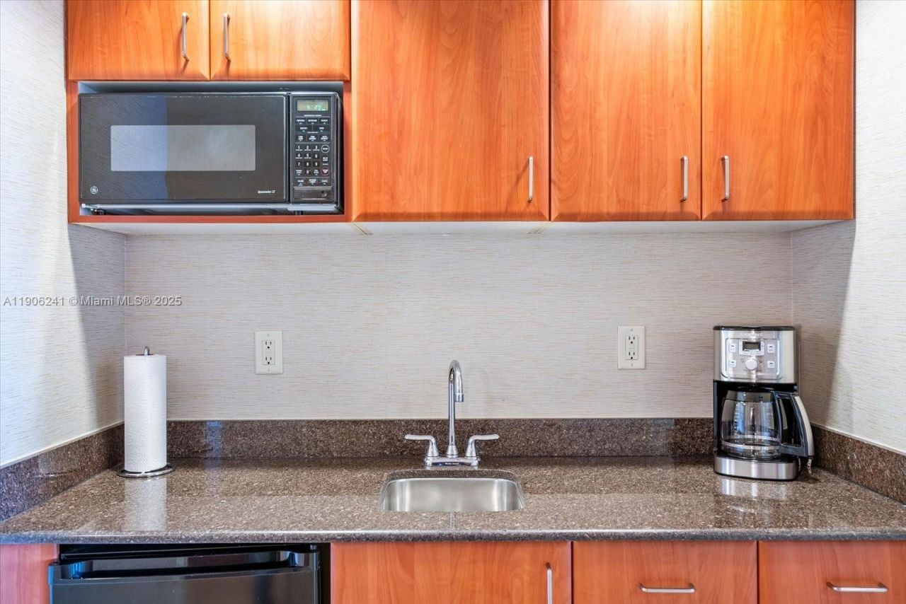 18001 Collins Ave, Unit 1117, Sunny Isles Beach, FL 33160 Photo