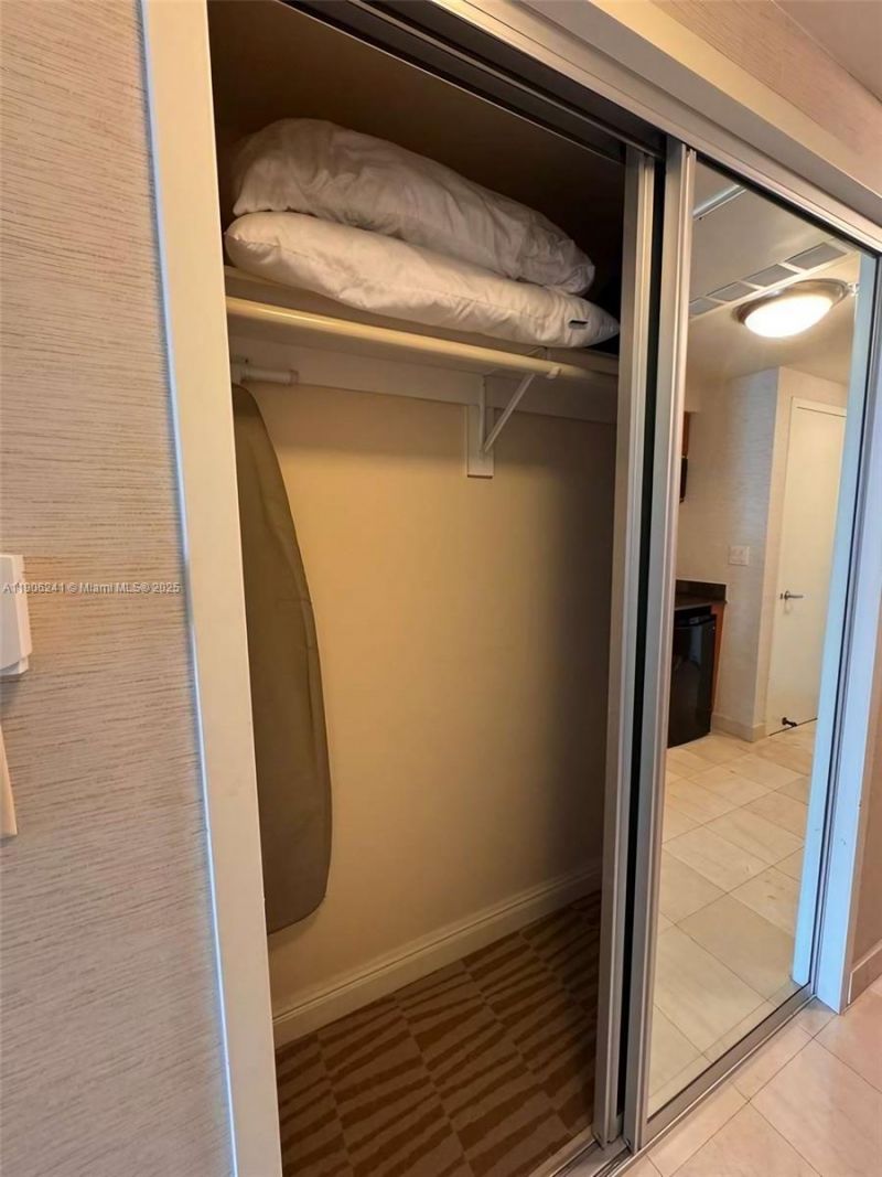 18001 Collins Ave, Unit 1117, Sunny Isles Beach, FL 33160 Photo