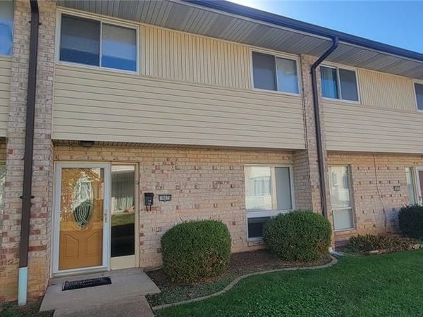 10070 Sakura Drive, St Louis, MO 63128