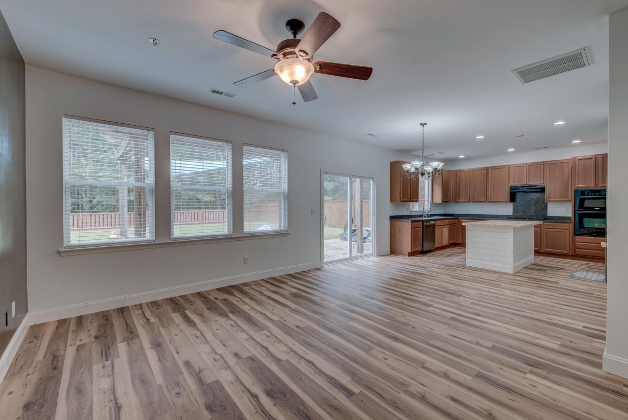 208 Woodbrook Way Photo 4