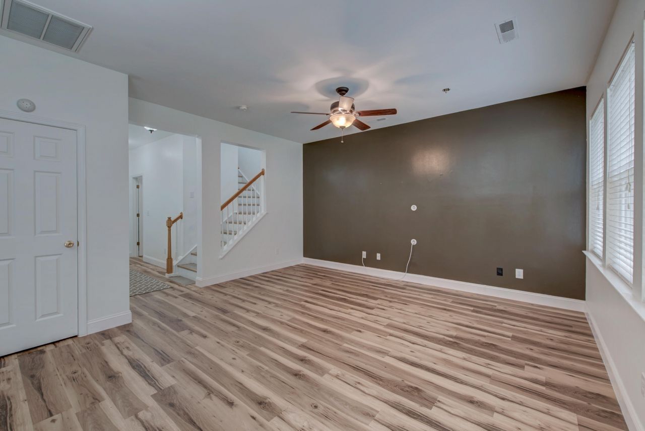 208 Woodbrook Way Photo 6