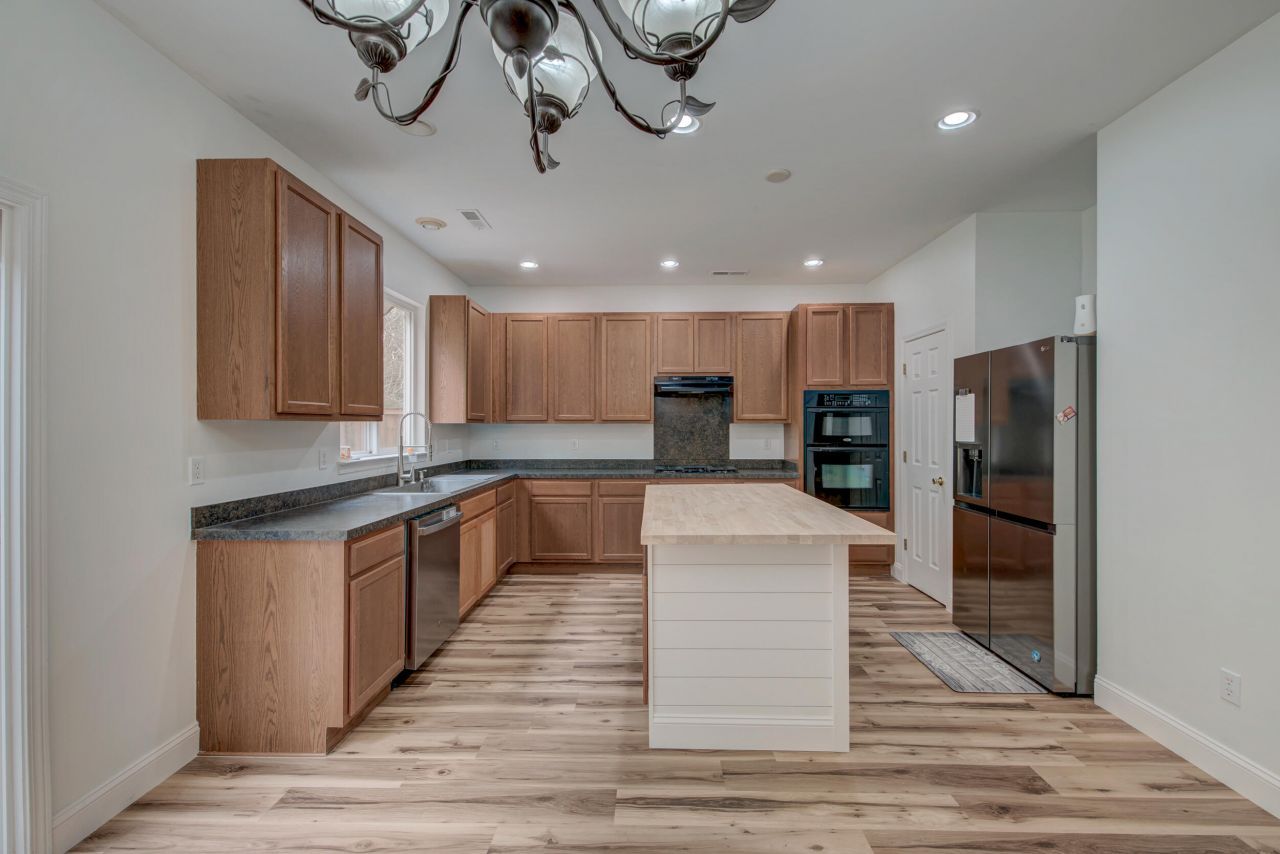 208 Woodbrook Way Photo 7