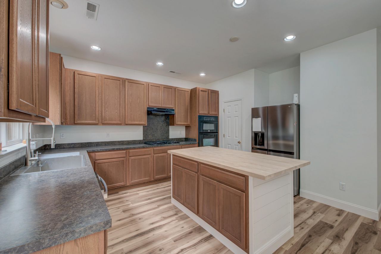 208 Woodbrook Way Photo 8