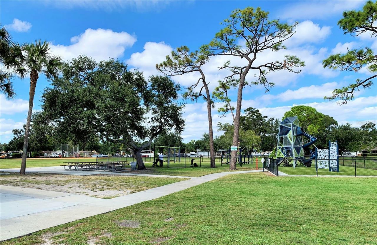 3301 39th Street N, Saint Petersburg, FL 33713 Photo