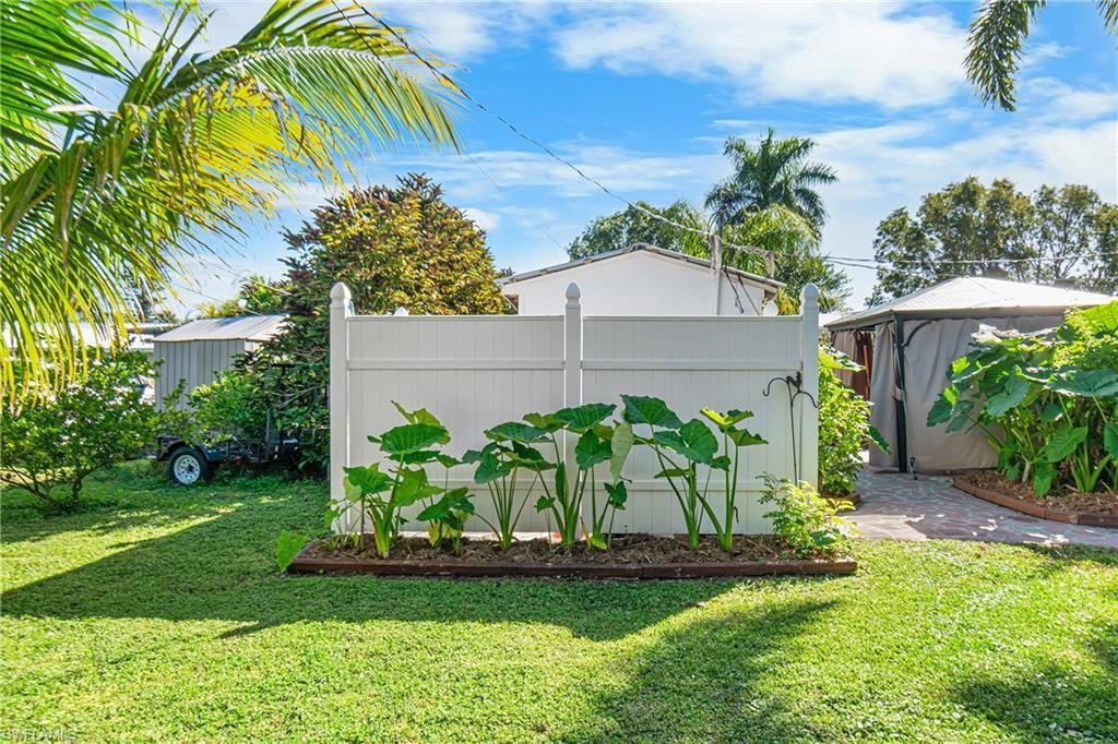 2256 Marina Park Dr, Fort Myers, FL 33905 Photo