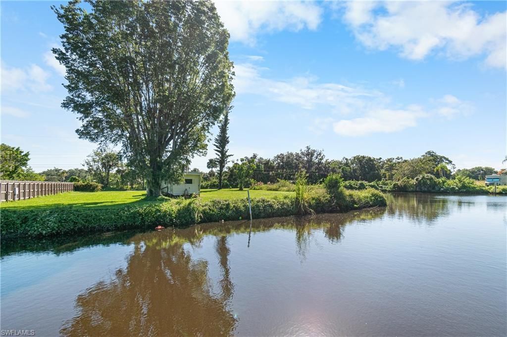 2256 Marina Park Dr, Fort Myers, FL 33905 Photo