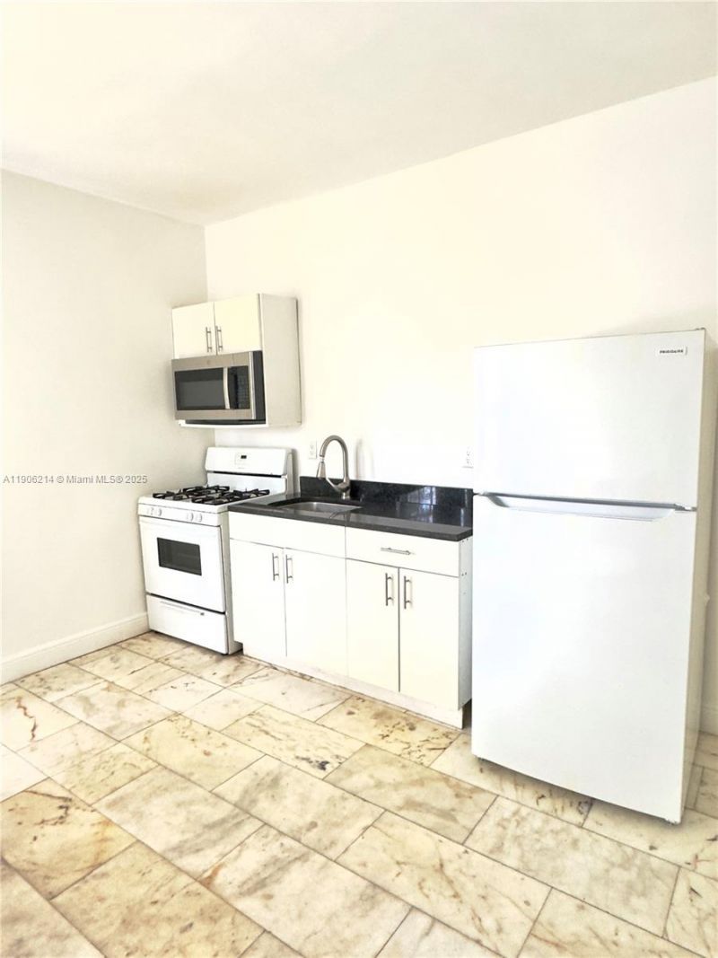 1526 Pennsylvania Ave, Unit 2, Miami Beach, FL 33139 Photo