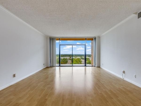 5200 Keller Springs Road, Unit 824, Dallas, TX 75248