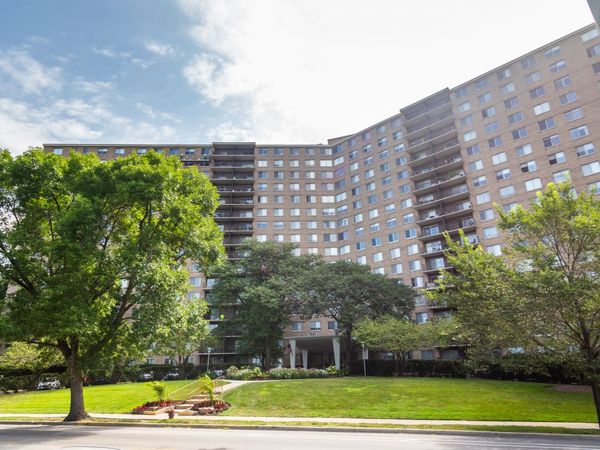 7033 N Kedzie Avenue, Unit 401, Chicago, IL 60645