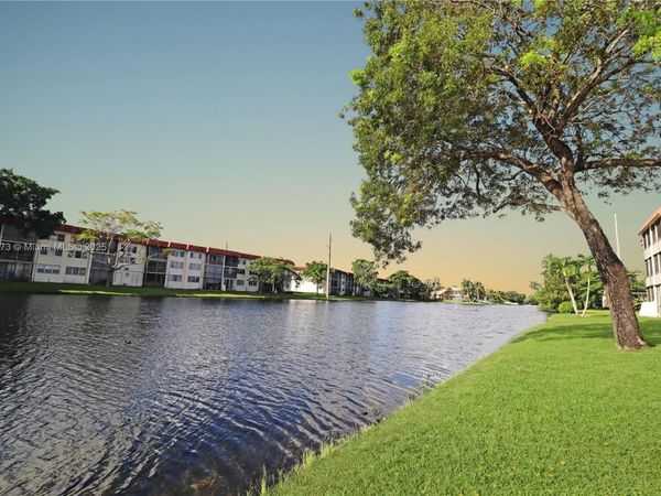 361 S Hollybrook Dr, Unit 102, Pembroke Pines, FL 33025