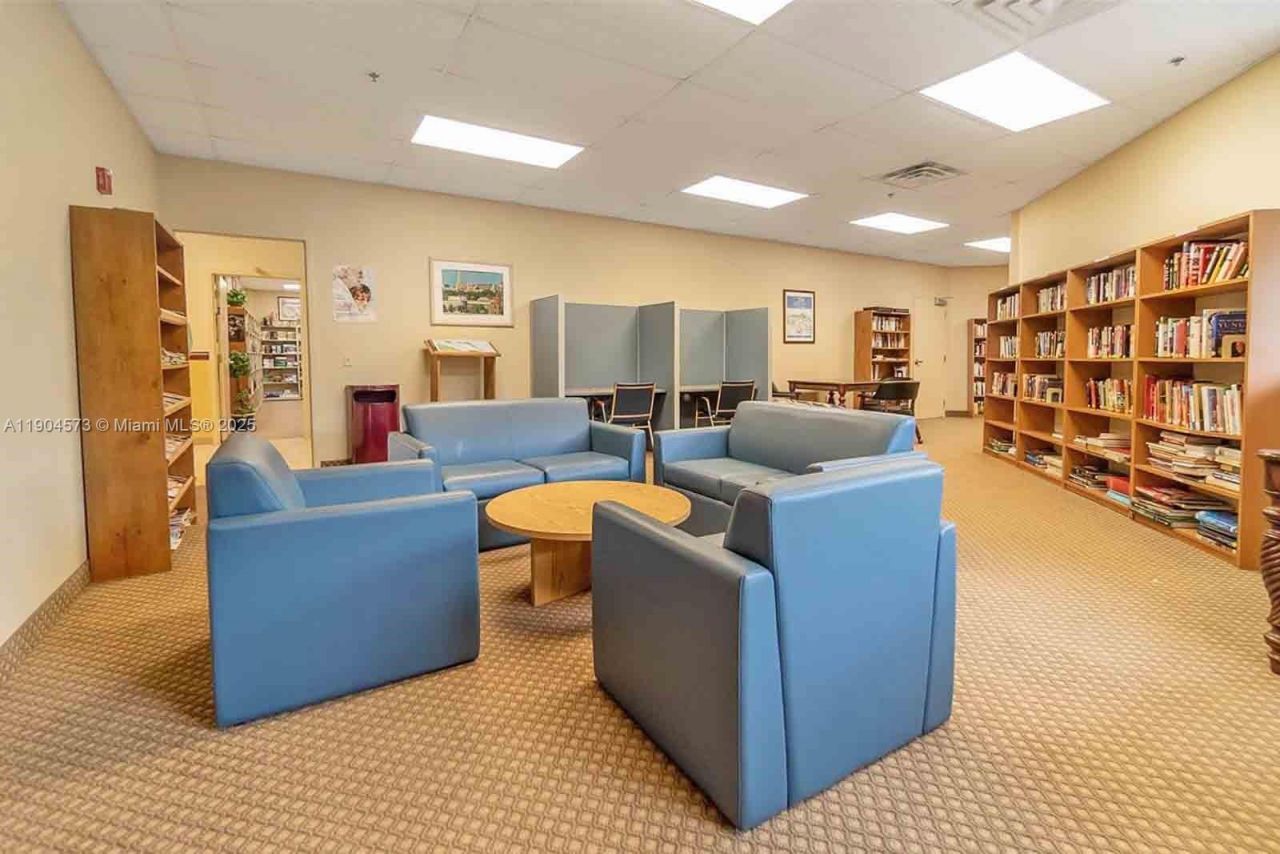 361 S Hollybrook Dr, Unit 102, Pembroke Pines, FL 33025 Photo