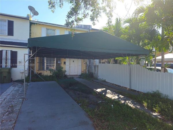 1680 W 72nd St, Hialeah, FL 33014