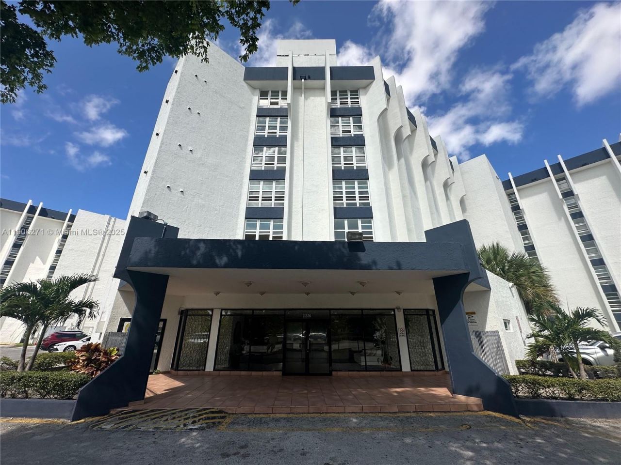 9682 Fontainebleau Blvd, Unit 114, Miami, FL 33172 Photo