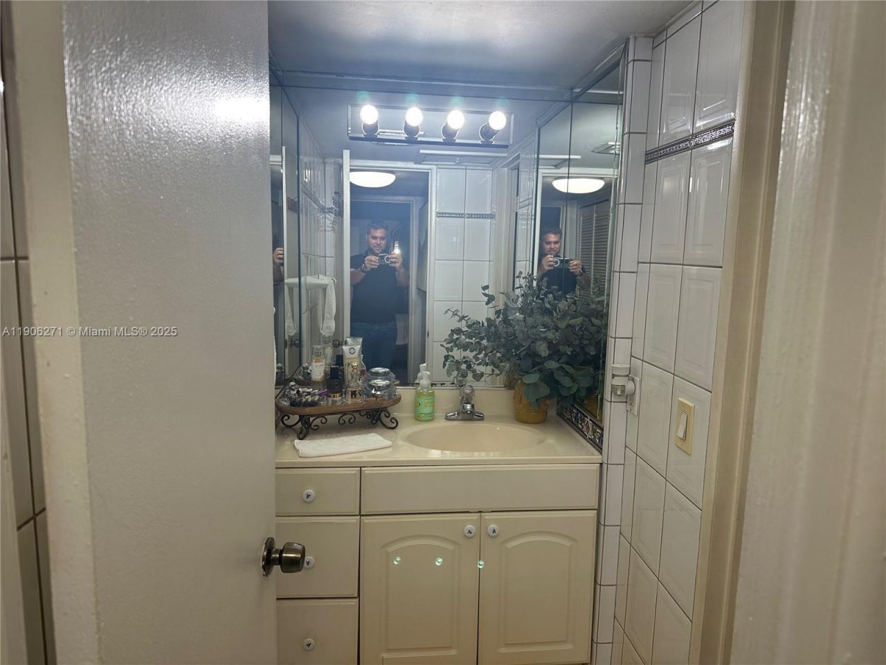 9682 Fontainebleau Blvd, Unit 114, Miami, FL 33172 Photo