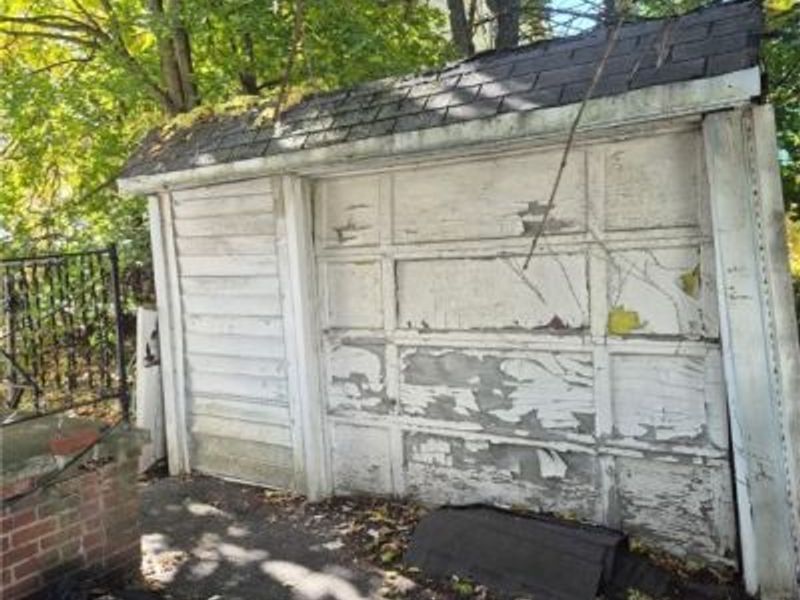 786 Parkwood Drive, Cleveland, OH 44108 Photo 3