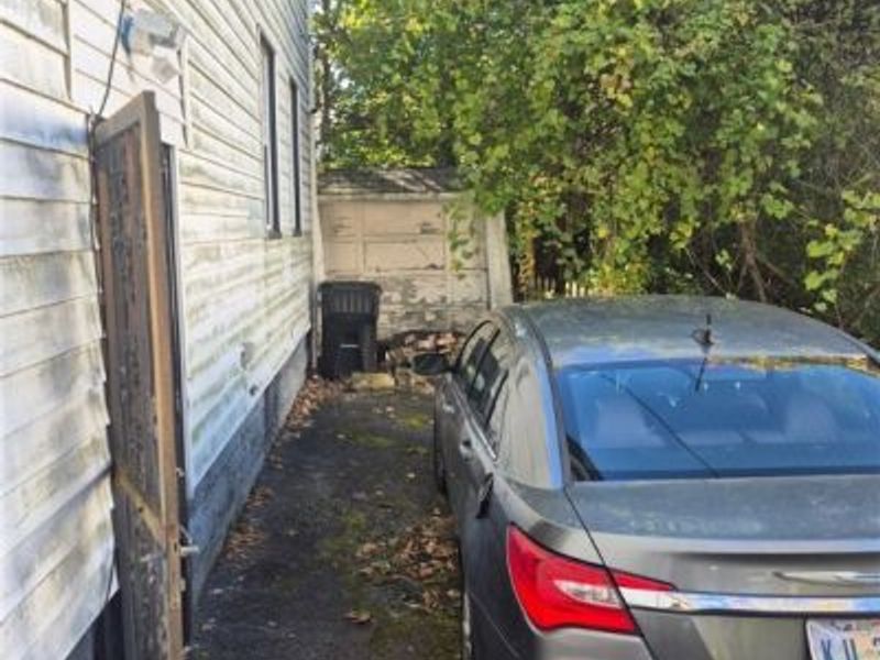 786 Parkwood Drive, Cleveland, OH 44108 Photo 5