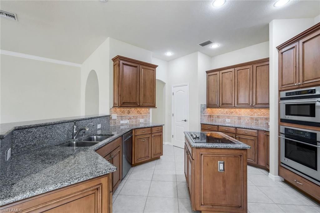 2832 SW 17th Ave, Cape Coral, FL 33914 Photo