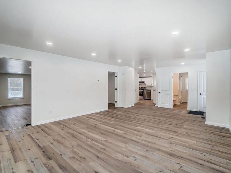 1896 Dyer Road, Grove City, OH 43123 Photo 10