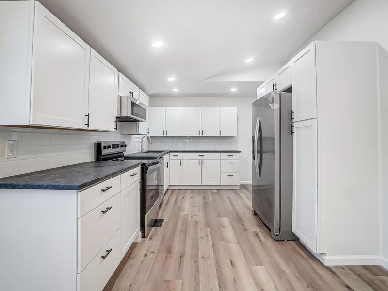 1896 Dyer Road, Grove City, OH 43123 Photo 2