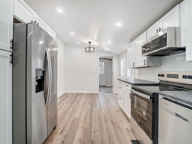 1896 Dyer Road, Grove City, OH 43123 Photo 3